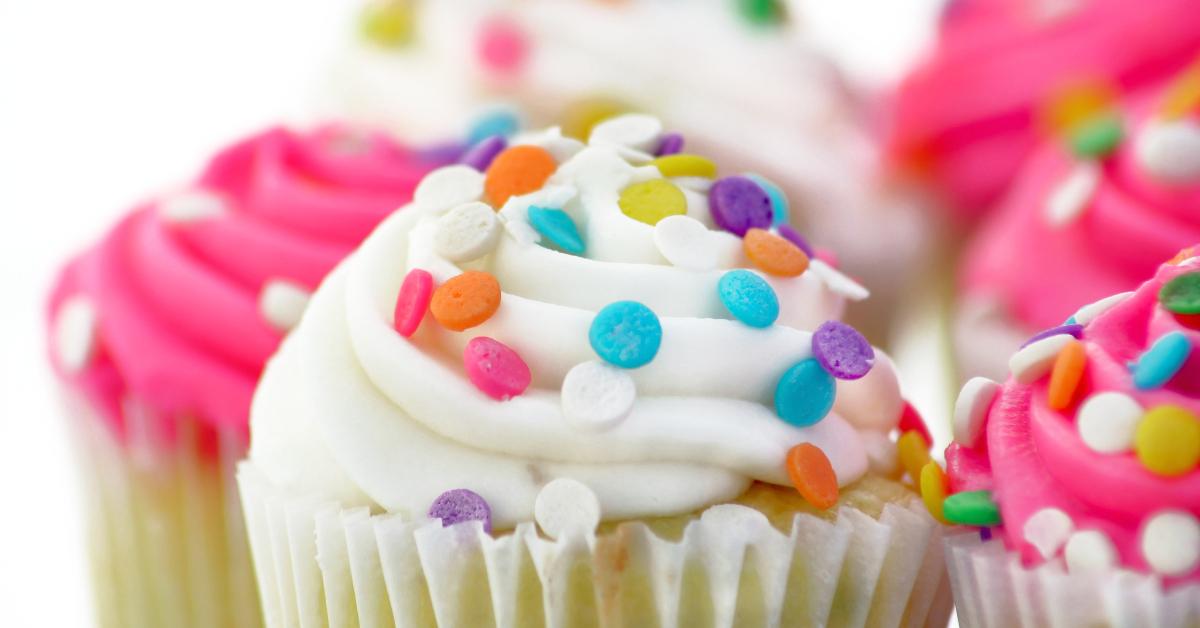 pink and white cupcakes