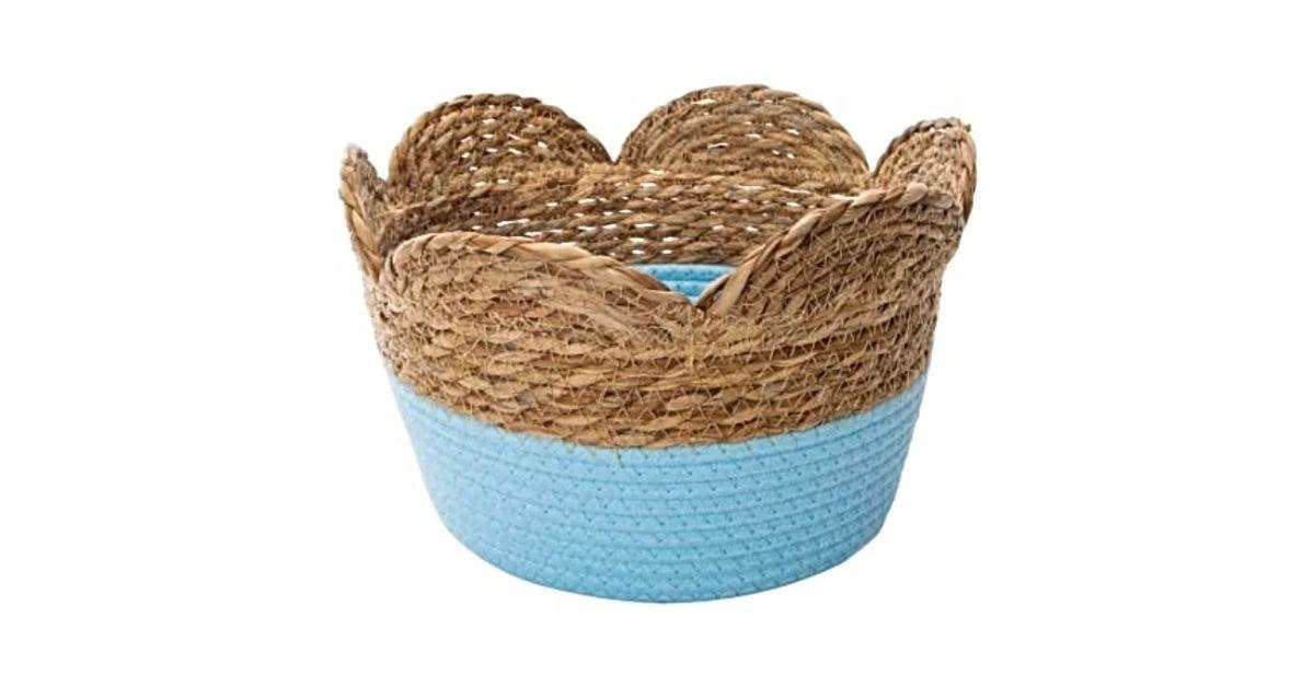 Scalloped edge cotton rope and natural storage bin
