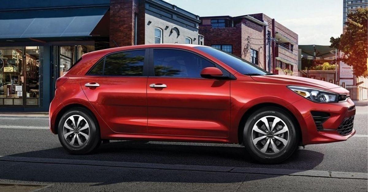 a red kia rio