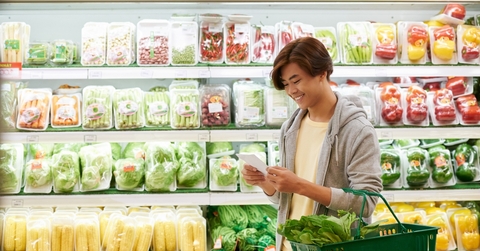 shopping with grocery list