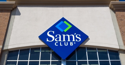 sam&#x27;s club logo outside store