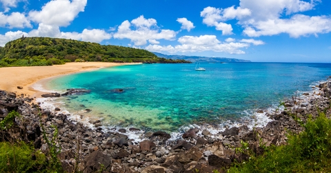 waimea bay in hawaii