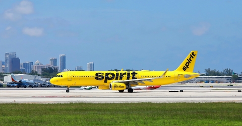 spirit airlines jet getting ready