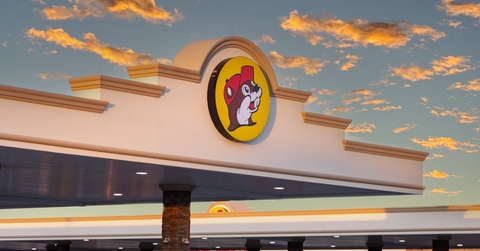 Buc-ee&#x27;s store and gas station