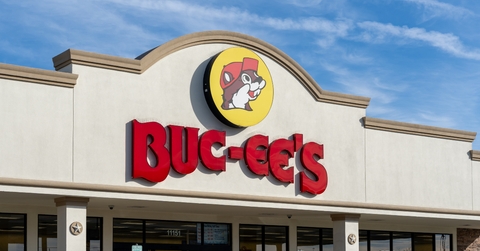Buc-ee's sign on the building