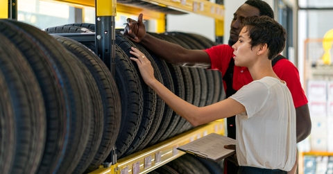 customer in tyre shop