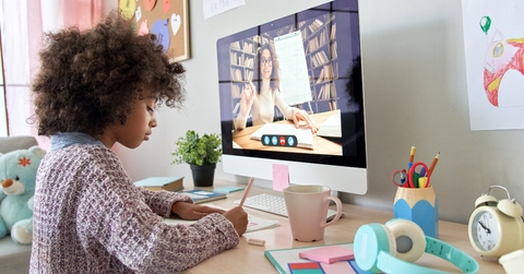 Online tutor teaching digital class