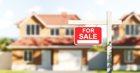 houses for sale red sign in front