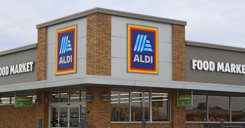 aldi supermarket storefront
