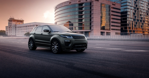 Range Rover Evoque standing