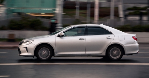 fast moving toyota camry xv50