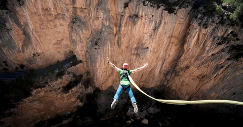 bungee jumping in the mountain