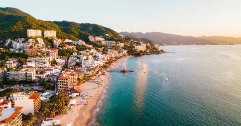 Stunning view of the Puerto Vallarta pier