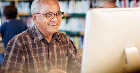 computer and technology class for senior citizens 