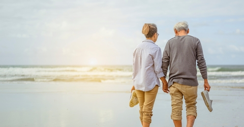 Seniors go on vacation at the beach