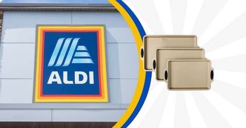 Aldi storefront with baking sheet set
