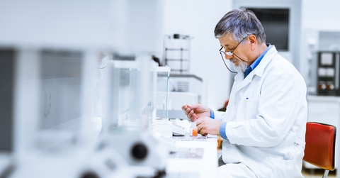 Scientist testing experiment in the lab 