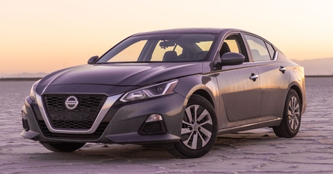 gray nissan altima