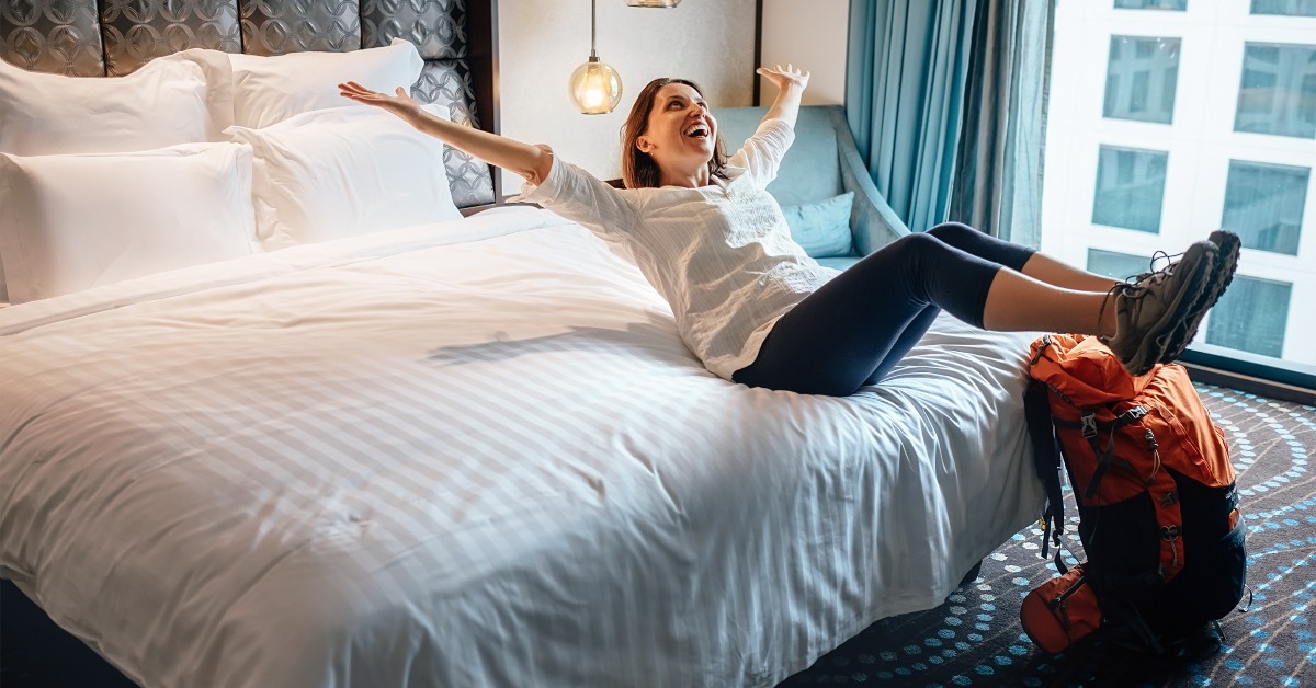 7 Hotel Credit Cards That Offer Free Night Certificates FinanceBuzz