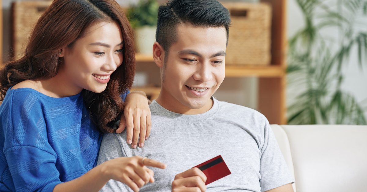 Capital One Journey vs. Quicksilver [2025] | FinanceBuzz