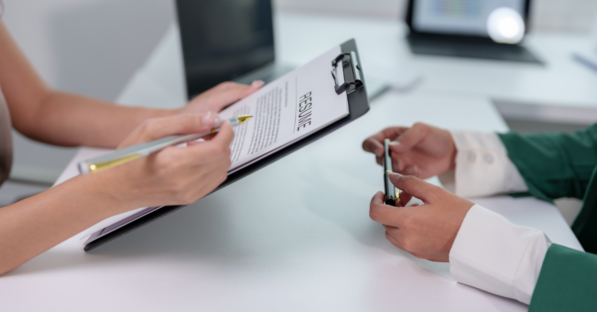 12 Jobs Over 40 an Hour You Can - Resume In Job Interview