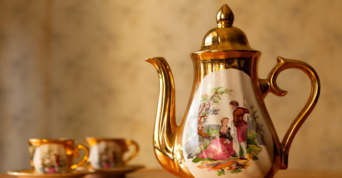 14 Vintage Teapots That Are Worth a Small Fortune | FinanceBuzz