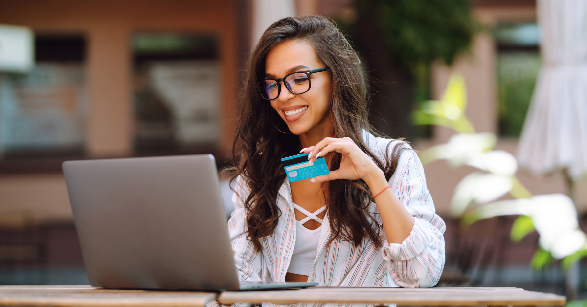 7 Online Shopping Habits That Are Actually Saving Americans Money